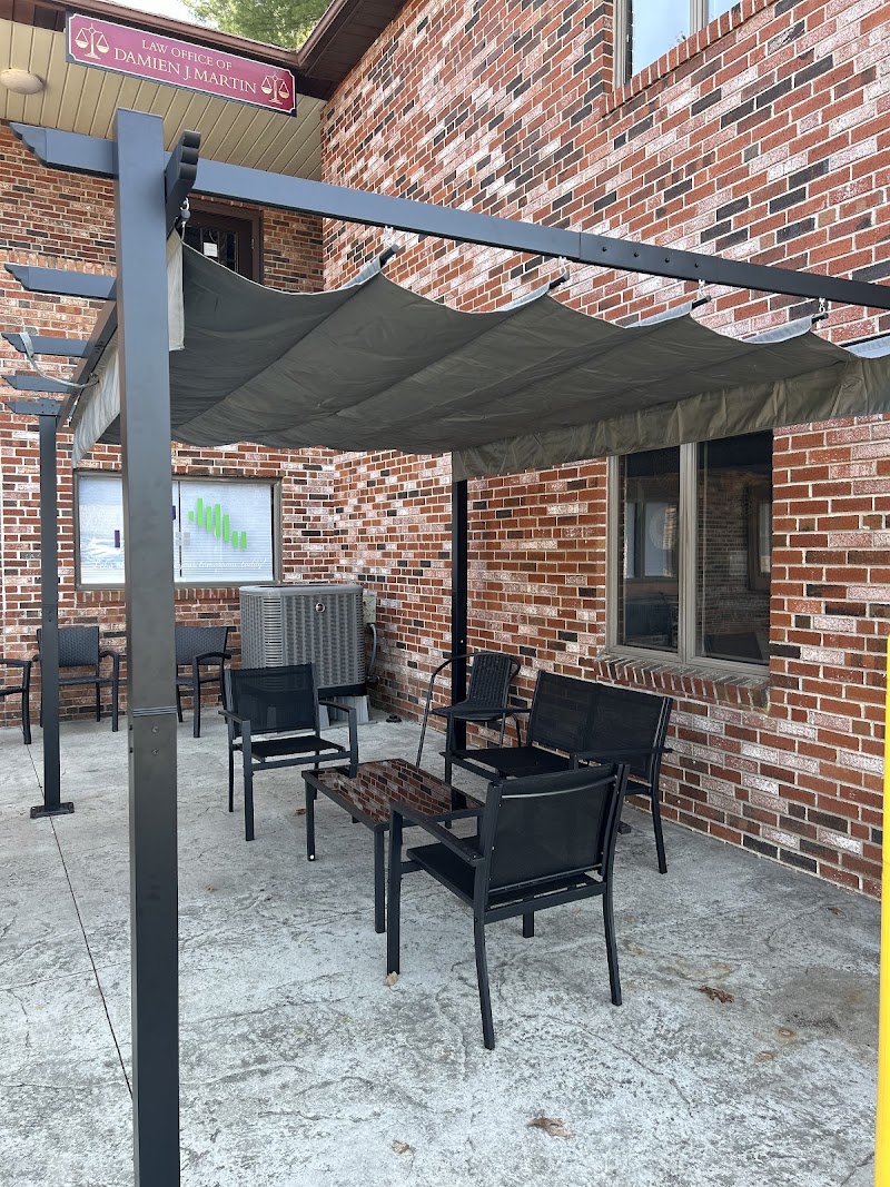 Common Grounds Cafe & Lounge