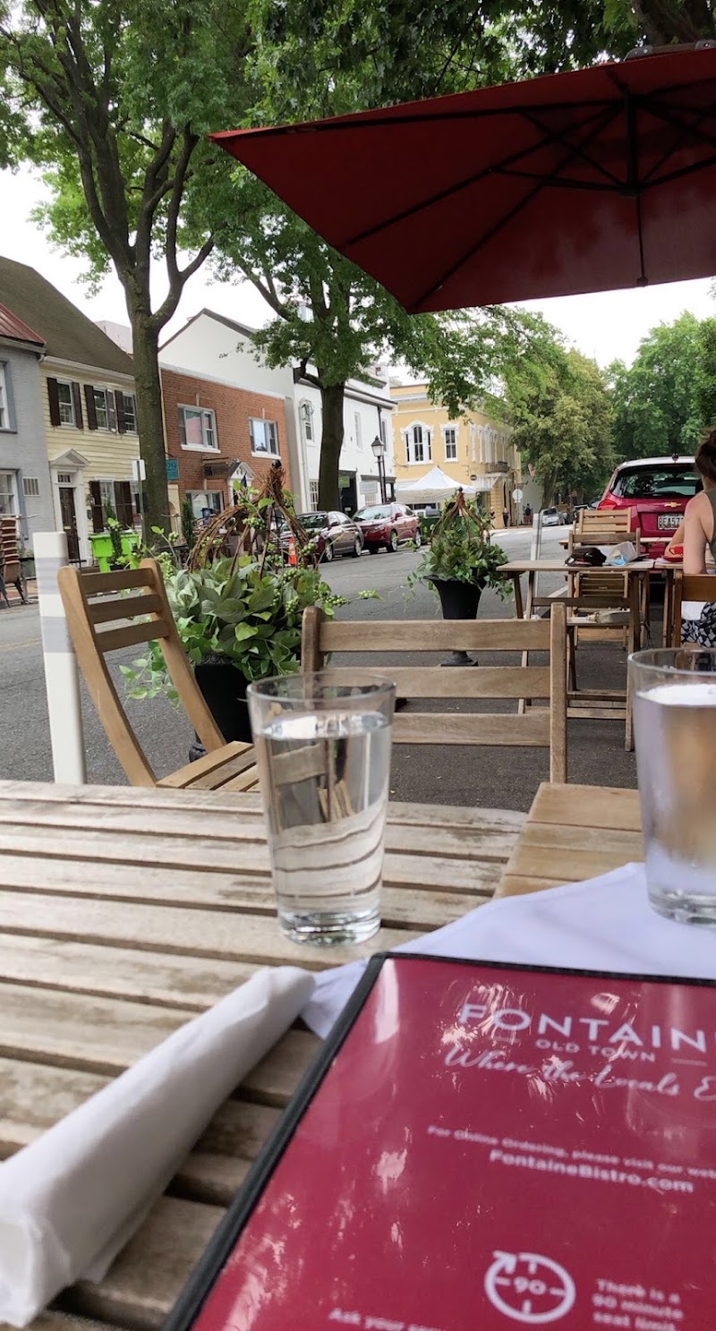 Fontaine Caffe & Creperie
