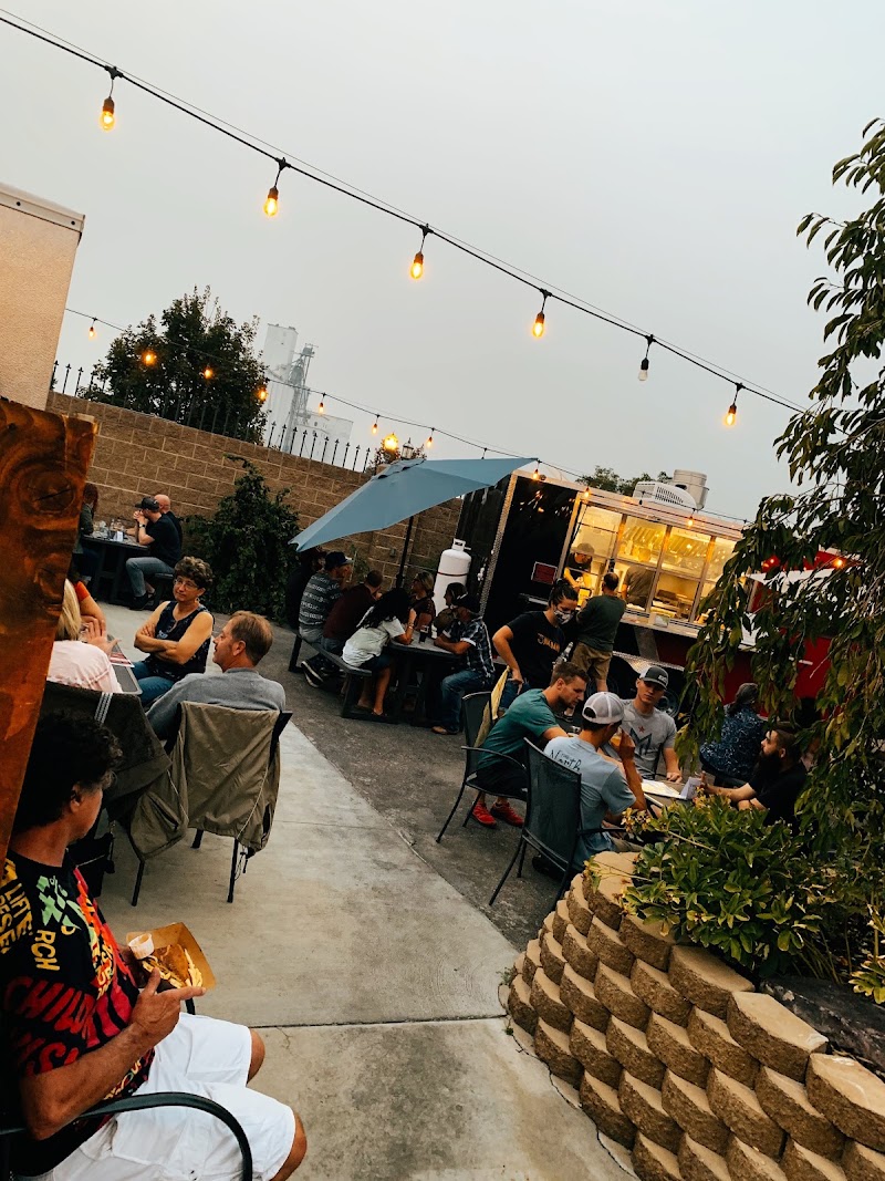 Palate Street Bistro @ Jim Dandy Brewing