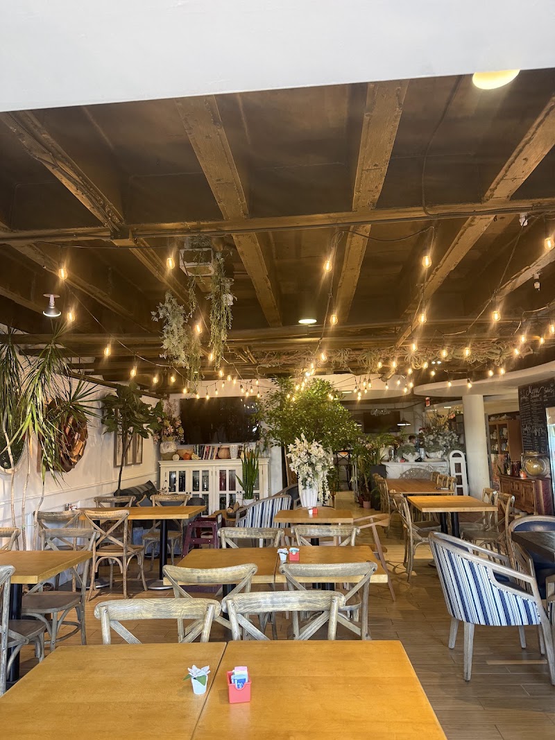 Verde Galerie Flower Shop & Cafe